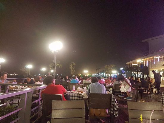 Evening outdoor dining at Harbour Bay, Batam.